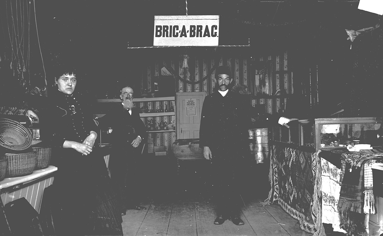 Bric-à-brac and collectibles shop, Nantucket