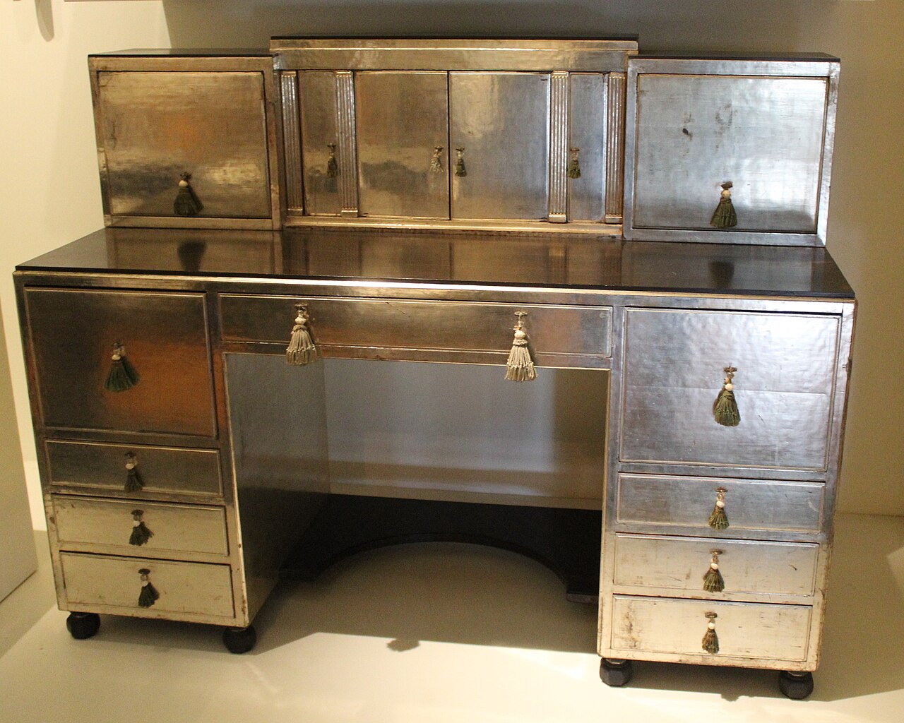 Art Deco desk (V&A Museum, London)