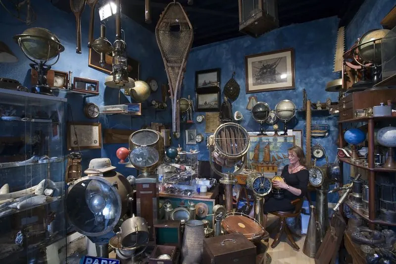 Antiques and collectibles buyer Boston — sell estate antiques and collectibles for cash