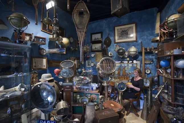 Antiques and collectibles buyer Boston — sell antiques, Scandinavian furniture, political memorabilia and vintage collectibles at LBC Pawn