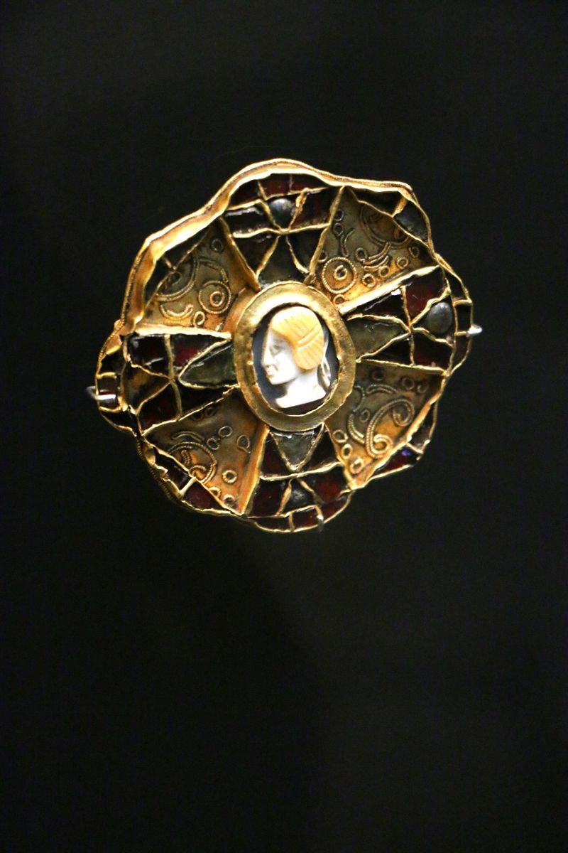 Estate jewelry buyer Boston — sell vintage and antique estate jewelry